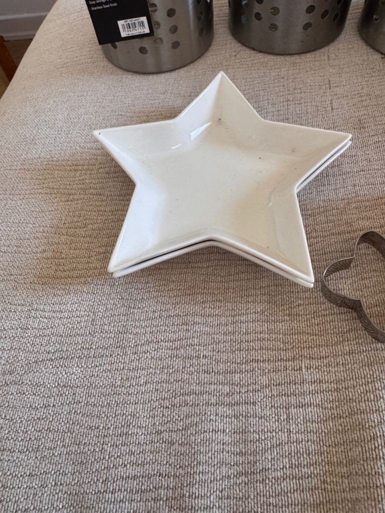 White Ceramic Star Dishes – Set of 2, Good Condition