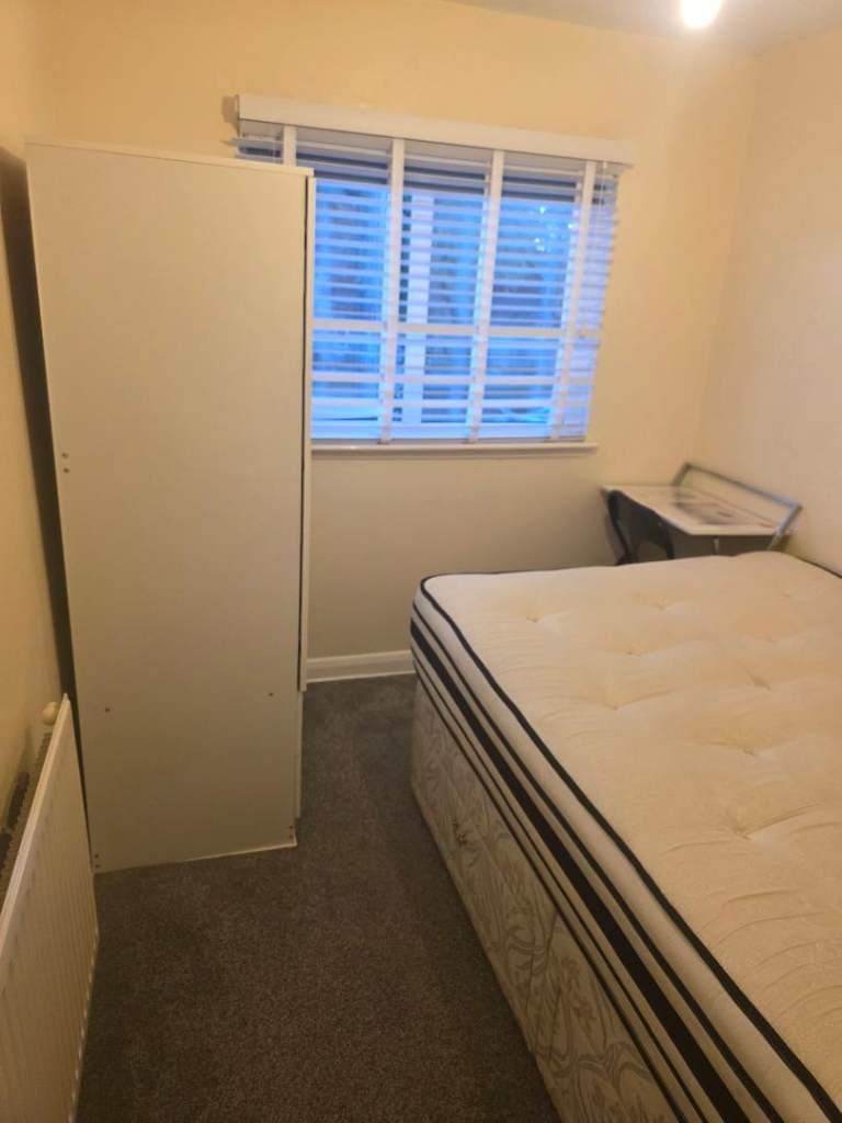 Room(s) in a shared property