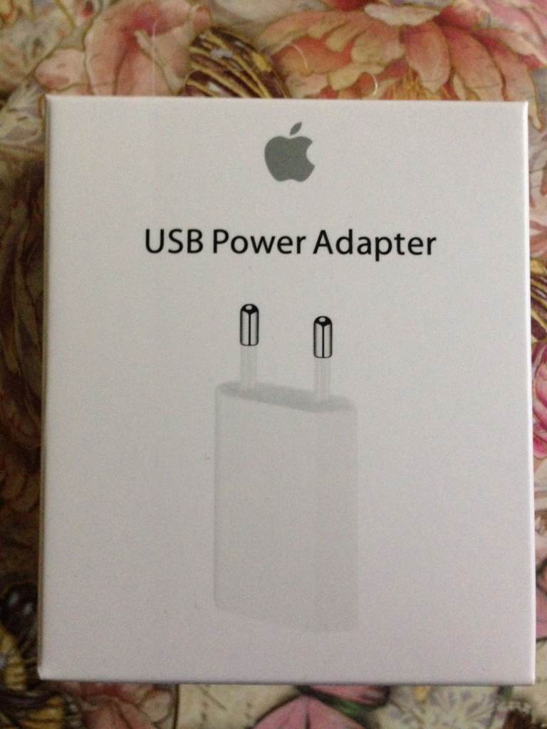 Clearance JOB LOT: 50x Apple EU 5W Chargers in Retail Boxes - Perfect for Resale