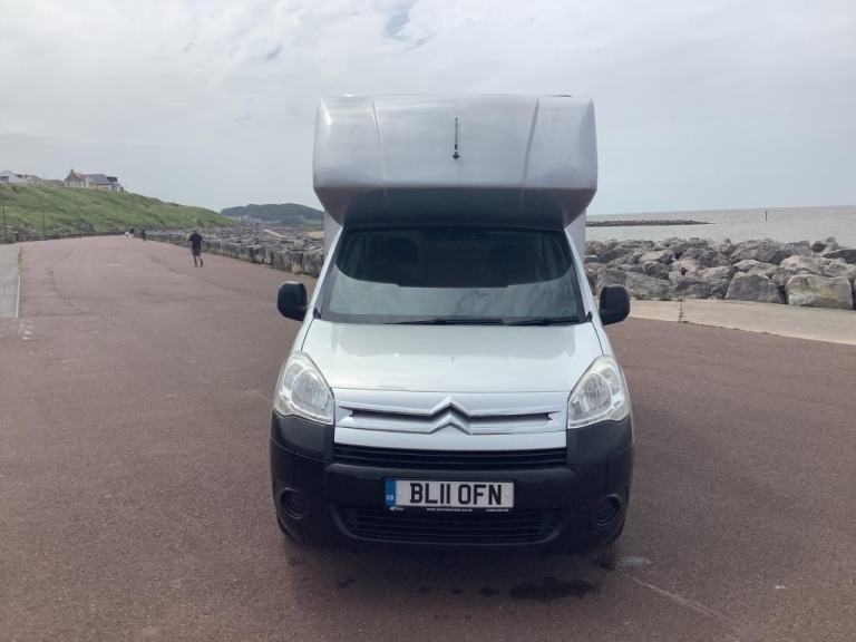 2011 (11) NU-VENTURE NU-SURF CAMPERVAN