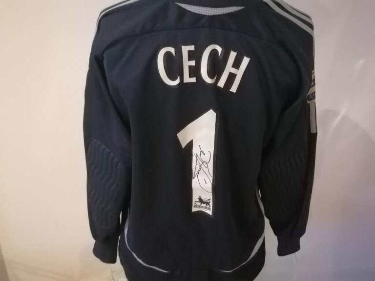 Rare Hand Signed PETR CECH No 1 Football Shirt. CHELSEA FC 2005 /06. Authentic Signature. Vgc . 