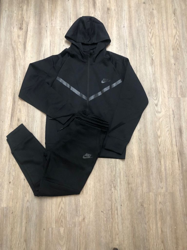 Men’s Nike tech fleece tracksuit L