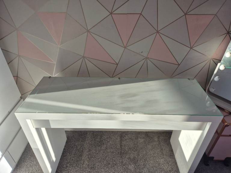 Vanity table / make up desk