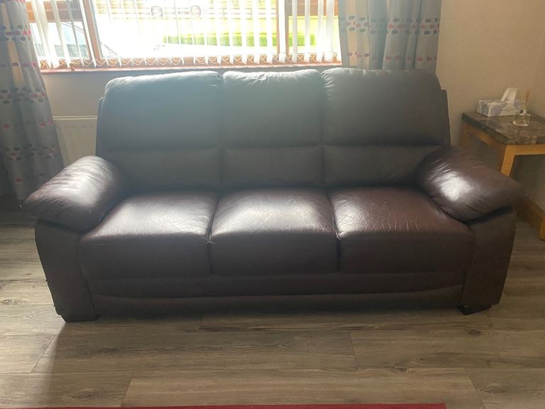 Leather 3 seater & 2 recliner armchairs