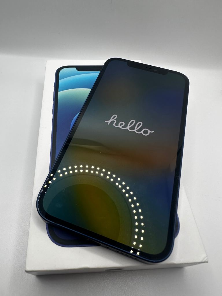 PRISTINE: Apple iPhone 12, 64gb, Blue (UNLOCKED)