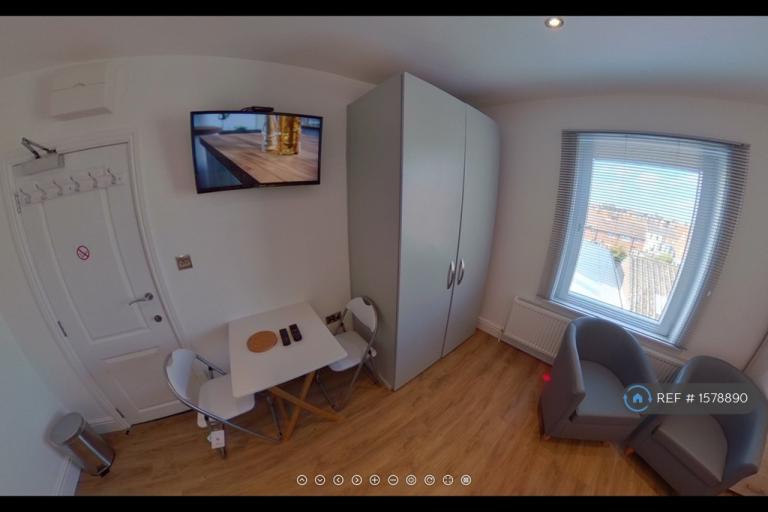 Studio flat in Langney Road - K, Eastbourne, BN21 (#1578890)