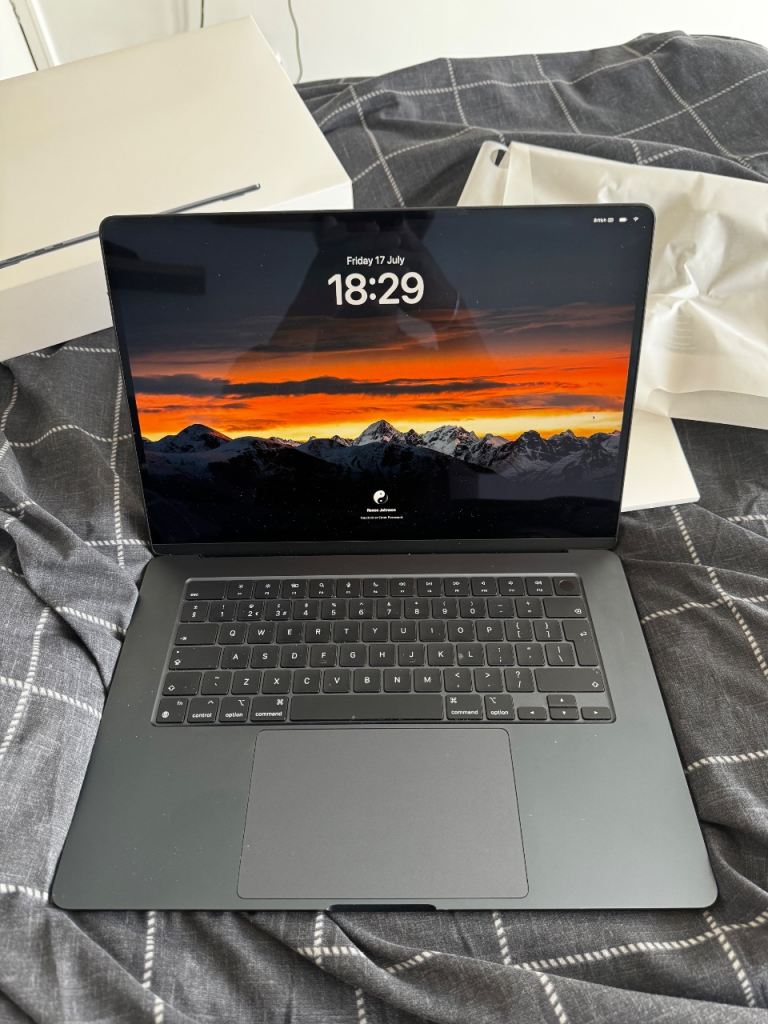 Pristine 2024 15-Inch M3 MacBook Air 