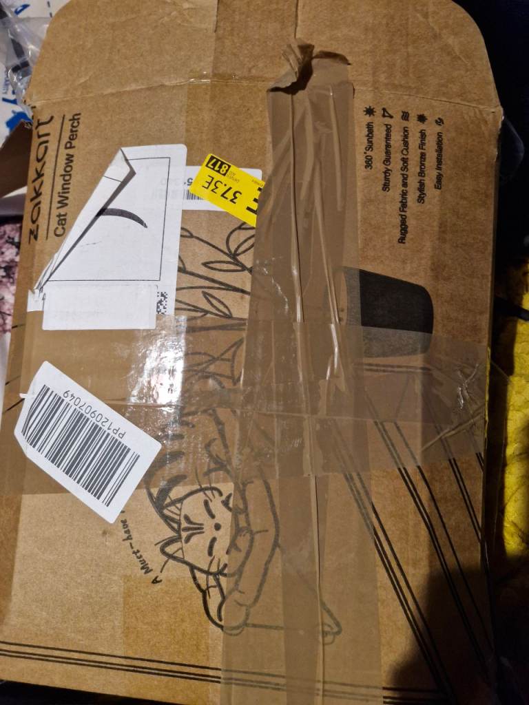Zakkart Cozy Cat Window Perch Bed – New/Unused – Boxed