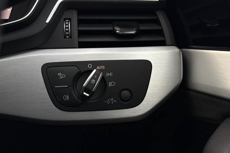 2020 Audi A4 2.0 TFSI 35 S line S Tronic Euro 6 (s/s) 4dr Saloon PETROL Automatic