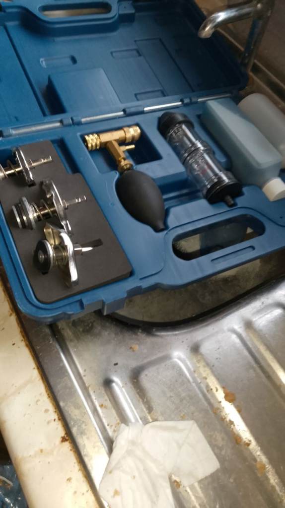 Head gasket leak detecter