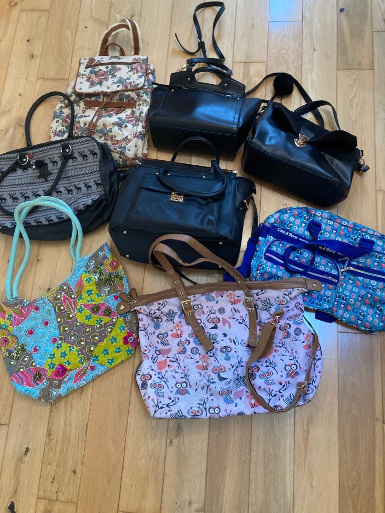 Bundle of 8 large & medium bags