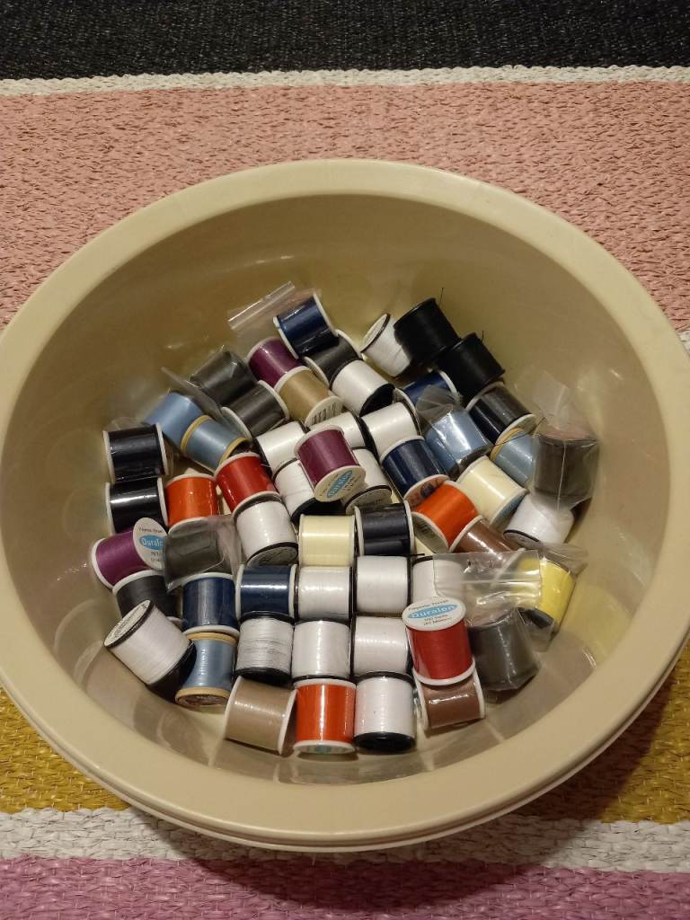 Bundle of sewing thread  Buyer to collect. 