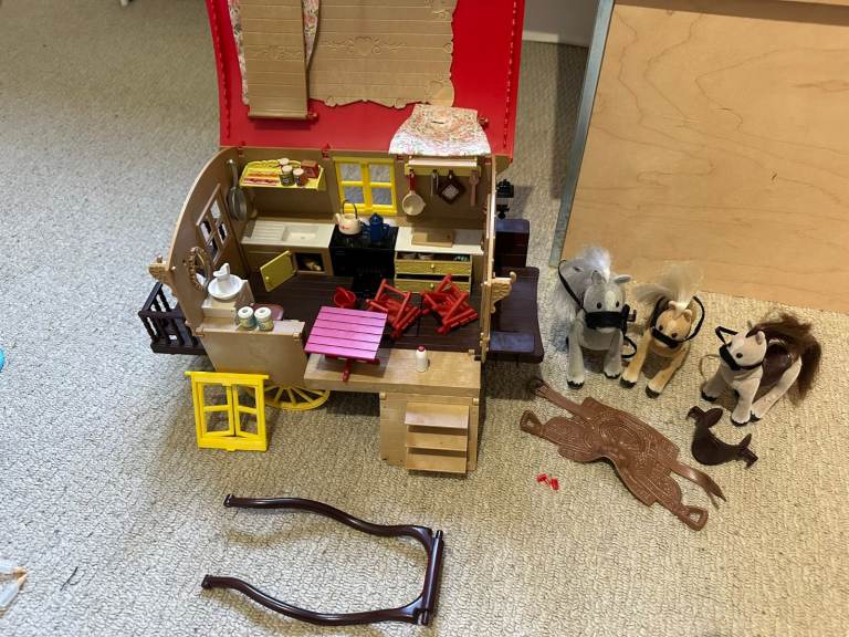 Sylvanian Families - Caravan and pony (3 ponies) in original box