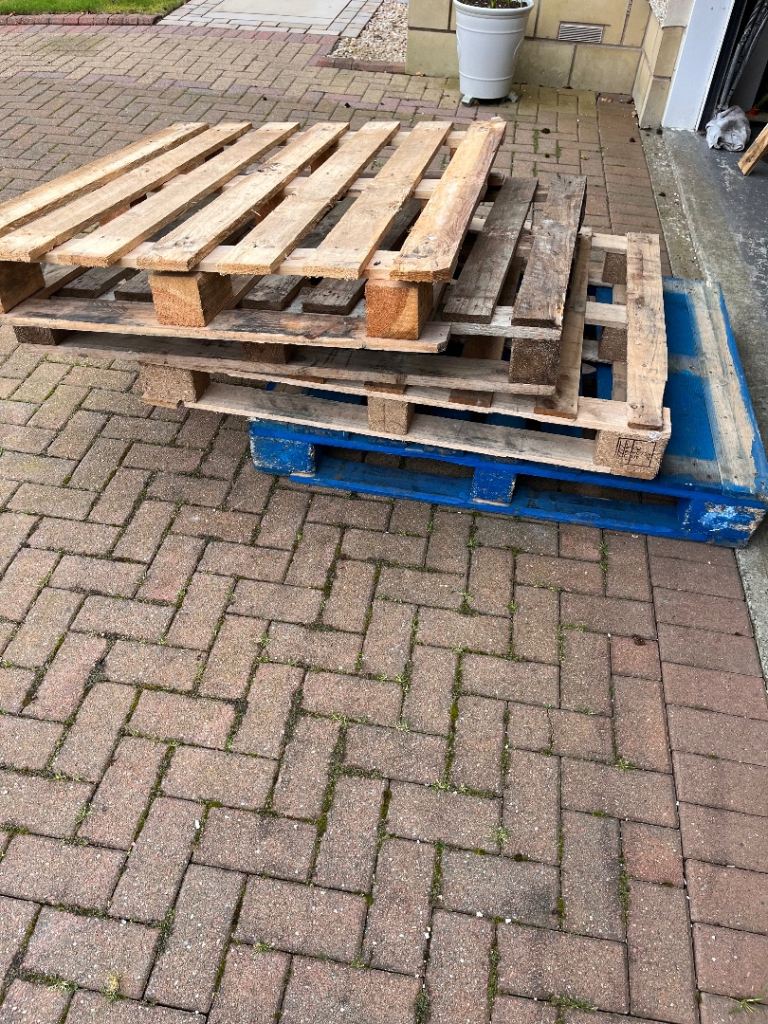 FREE PALLETS FREE