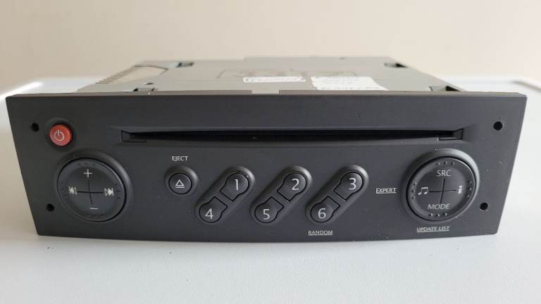 Genuine Renault car stereo with code.