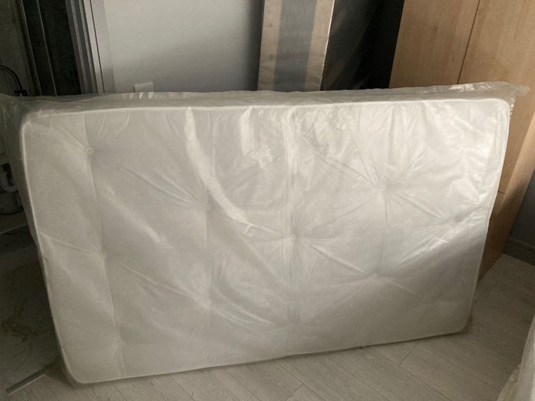 Divan Small double bed 