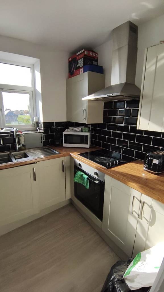 2 bedroom flat birchington avenue, Grange town 