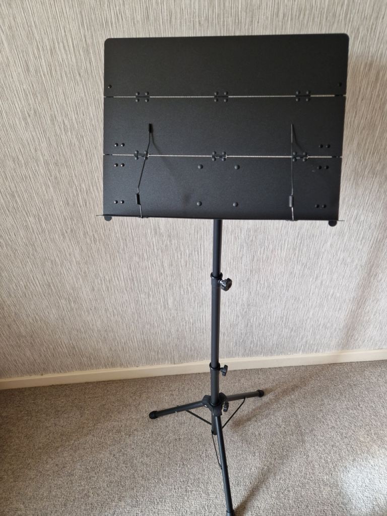 Sheet music stand