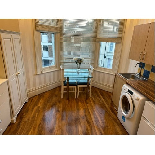 Double Semi-Studio * Matheson Road, West Kensington, W14 8SN * ALL BILLS INC