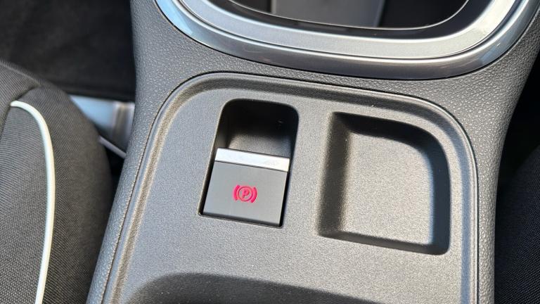 2025 Fiat 600 1.2 MHEV SUV 5dr Petrol Hybrid e-DCT Euro 6 (s/s) (100 ps) SUV Hybrid Automatic