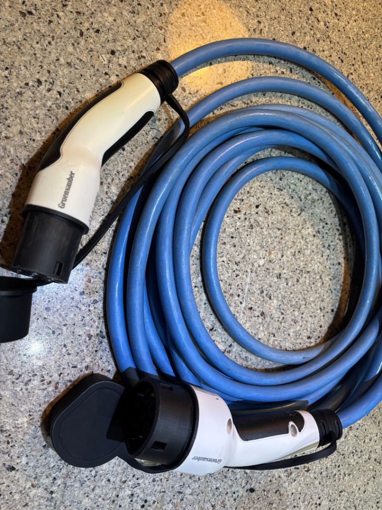 Gruensauber ev charging cable 10 metres with carry case 