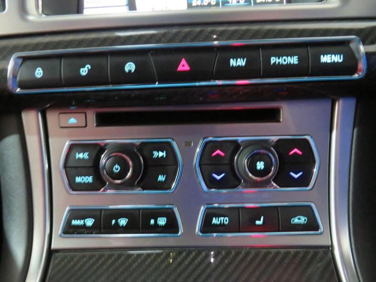 JAGUAR XF 3.0d S V6 Portfolio Sportbrake Auto Euro 5 (s/s) 5dr White Auto Diesel