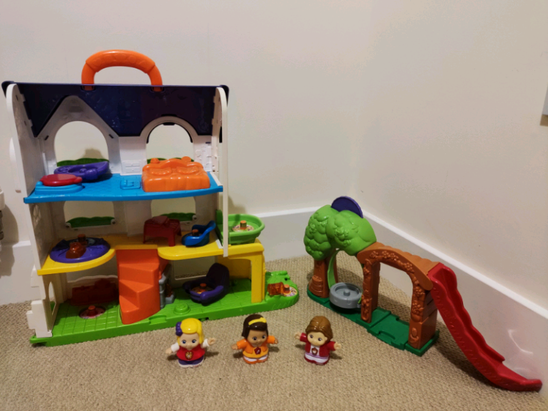 Vtech Go! Go! Smart Friends! Interactive Doll's House with 3 dolls