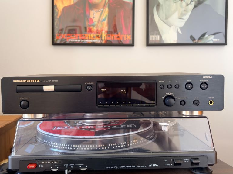 Superb Marantz CD7300 audiophile CD player.