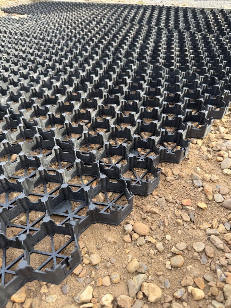 Driveway Gravel Grids – Heavy Duty 500x500 – 35mm – Ideal for Parking / Ground Reinforcement.