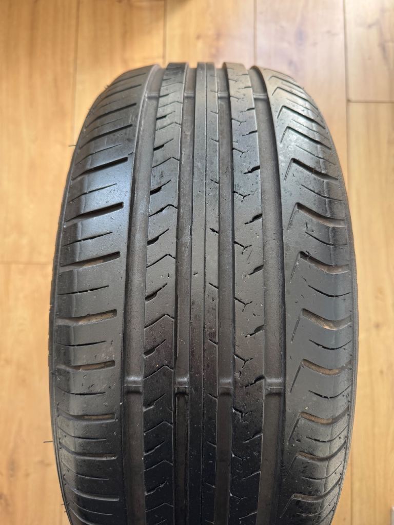 Car tyre part worn - 195/50/15