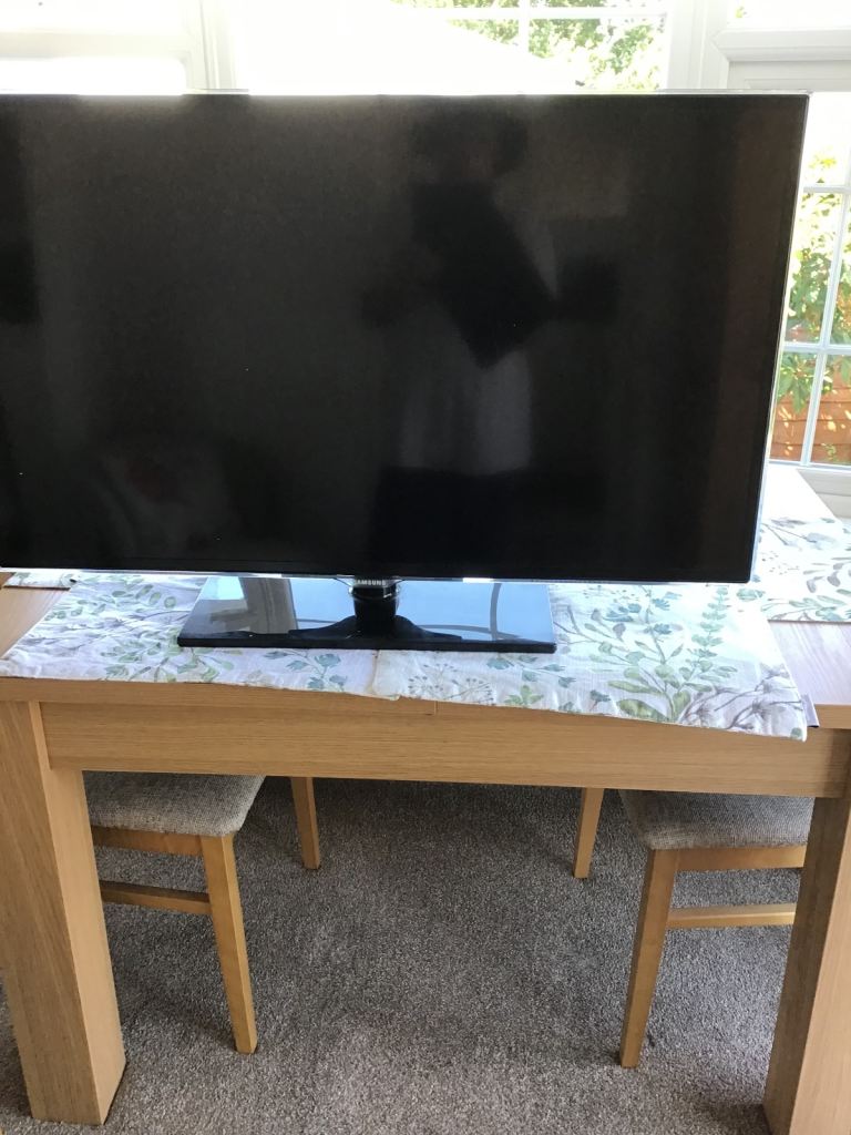 Samsung 40inch smart TV  Good Condition