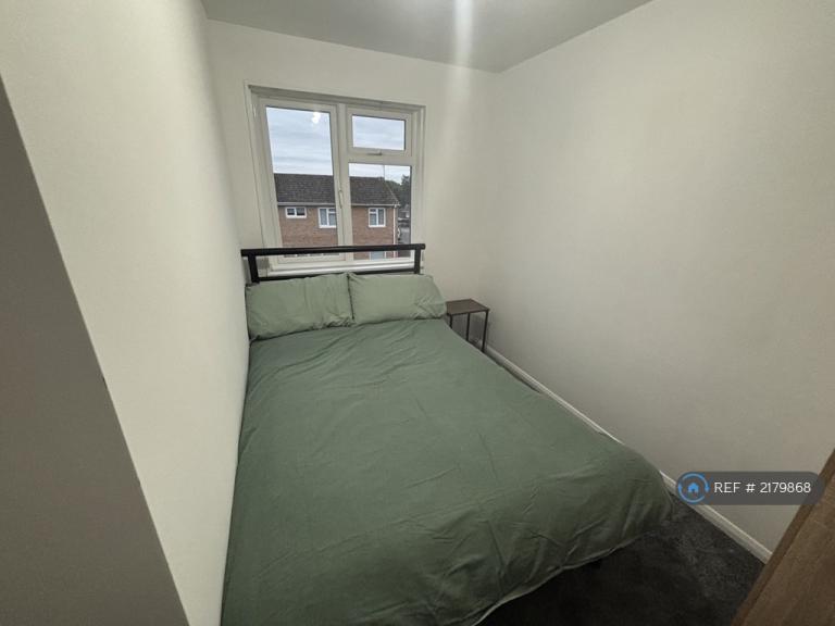 1 bedroom in Woburn Gate, Northampton, NN3 (#2179868)