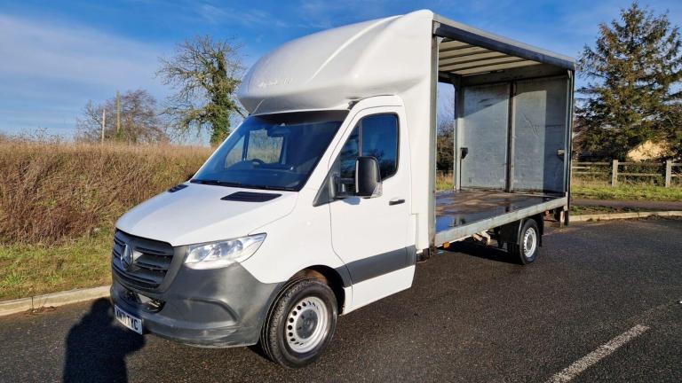 2021 Mercedes-Benz Sprinter 3.5t Progressive Chassis Cab CHASSIS CAB DIESEL Manual