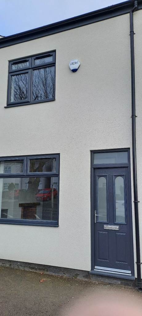 Fully refurbished 2 bedroom property 