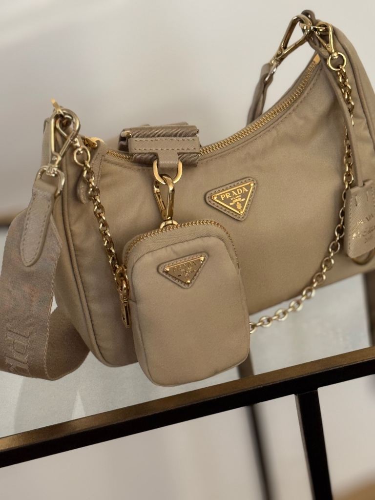 Prada Re-Nylon Re-Edition 2005 Shoulder Bag - Beige