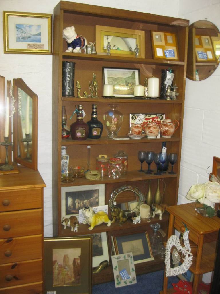 LARGE MODERN DISPLAY SHELVING - BOOKCASE. IN GOOD ORDER. IDEAL IN ANY ROOM. DELIVERY AVAILABLE