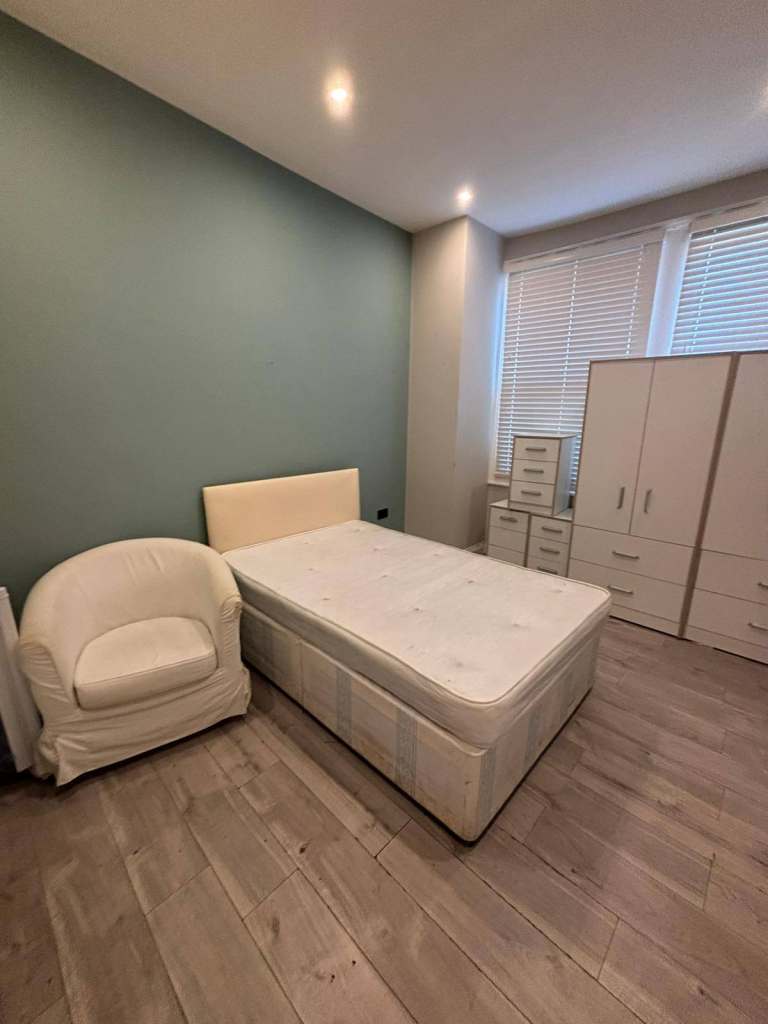 Modern flat in Kingston - NO DEPOSIT - Move in NOW