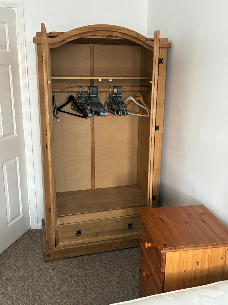Wardrobe 