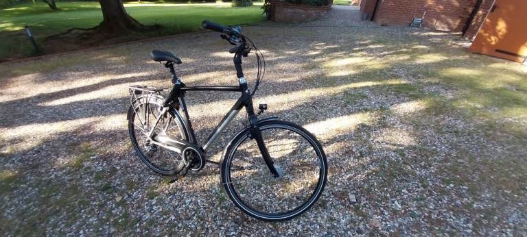 Gazelle Ultimate T30+ Premium Hybrid/Touring Bike (Size H57) - Excellent Condition