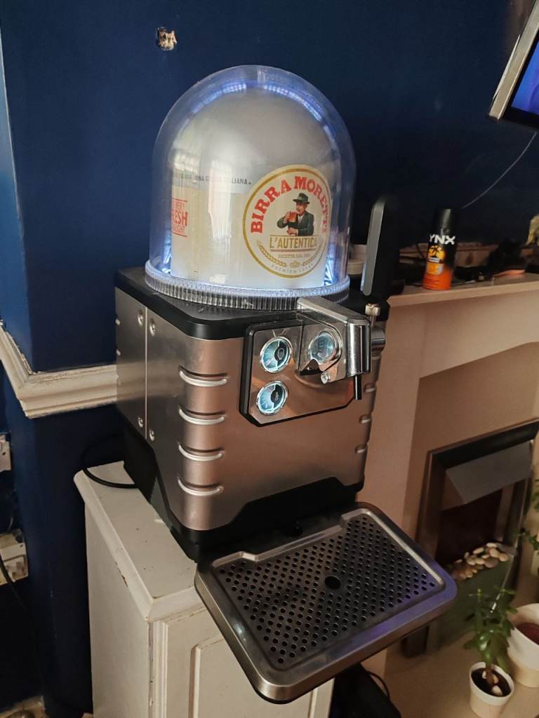 Blade beer dispenser 