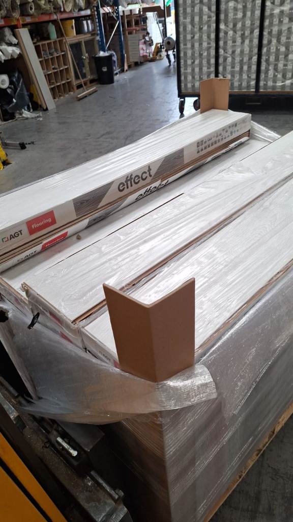 AGT Effect Alp 8mm Laminate Flooring (CHEAPEST IN THE UK) (FREE COLLECTION)
