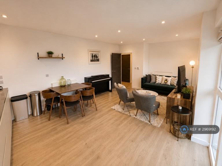 3 bedroom flat in Purbeck Gardens, London, SE26 (3 bed) (#2969192)