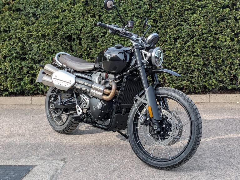 TRIUMPH SCRAMBLER 1200 X - 2024 24 - LOW MILES - MODERN CLASSIC