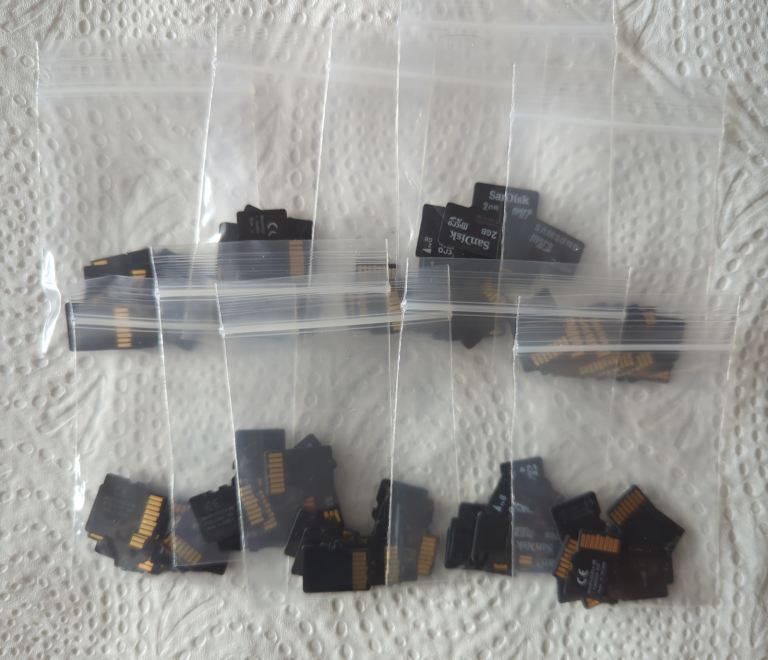 2GB SD Micro Memory Cards x 100