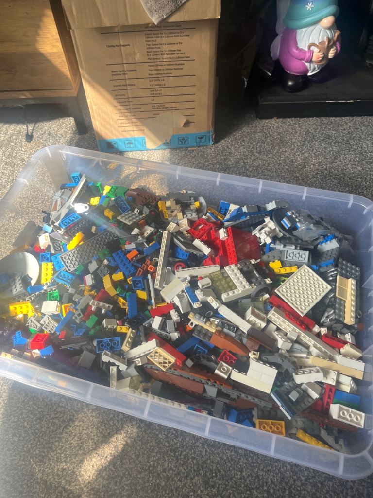 Assorted lego