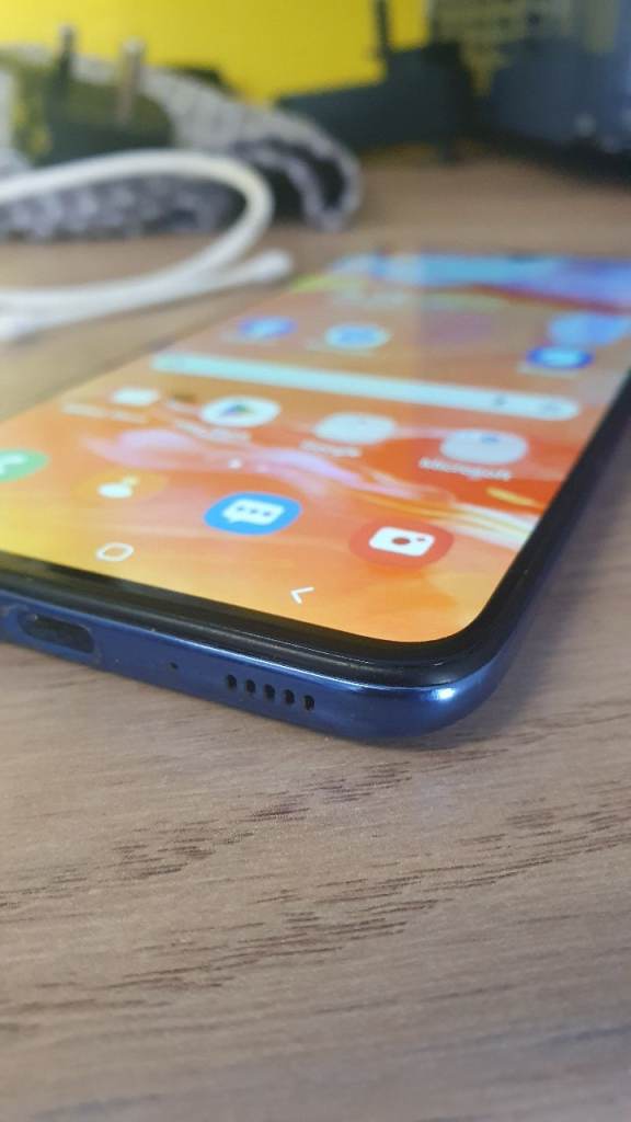 Samsung Galaxy A70 Unlocked £45
