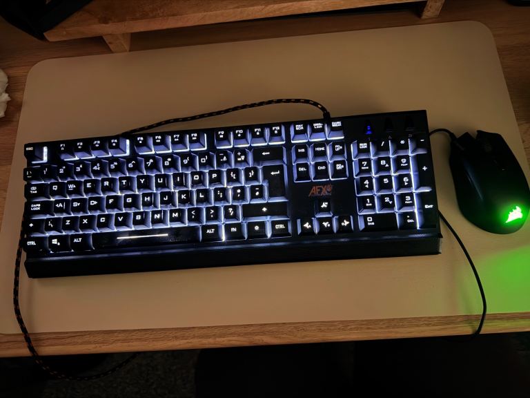 AFX ultimate gaming keyboard and Corsair mouse - Wired