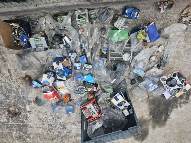 Classic mini car accessories joblot. Worth over 700 new items 