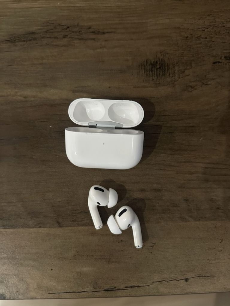 Apple AirPods Pro (1st Gen) - Excellent Condition - Fully Working - Earls Court