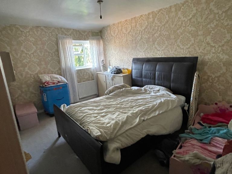Double and single room for rent in cv3 area